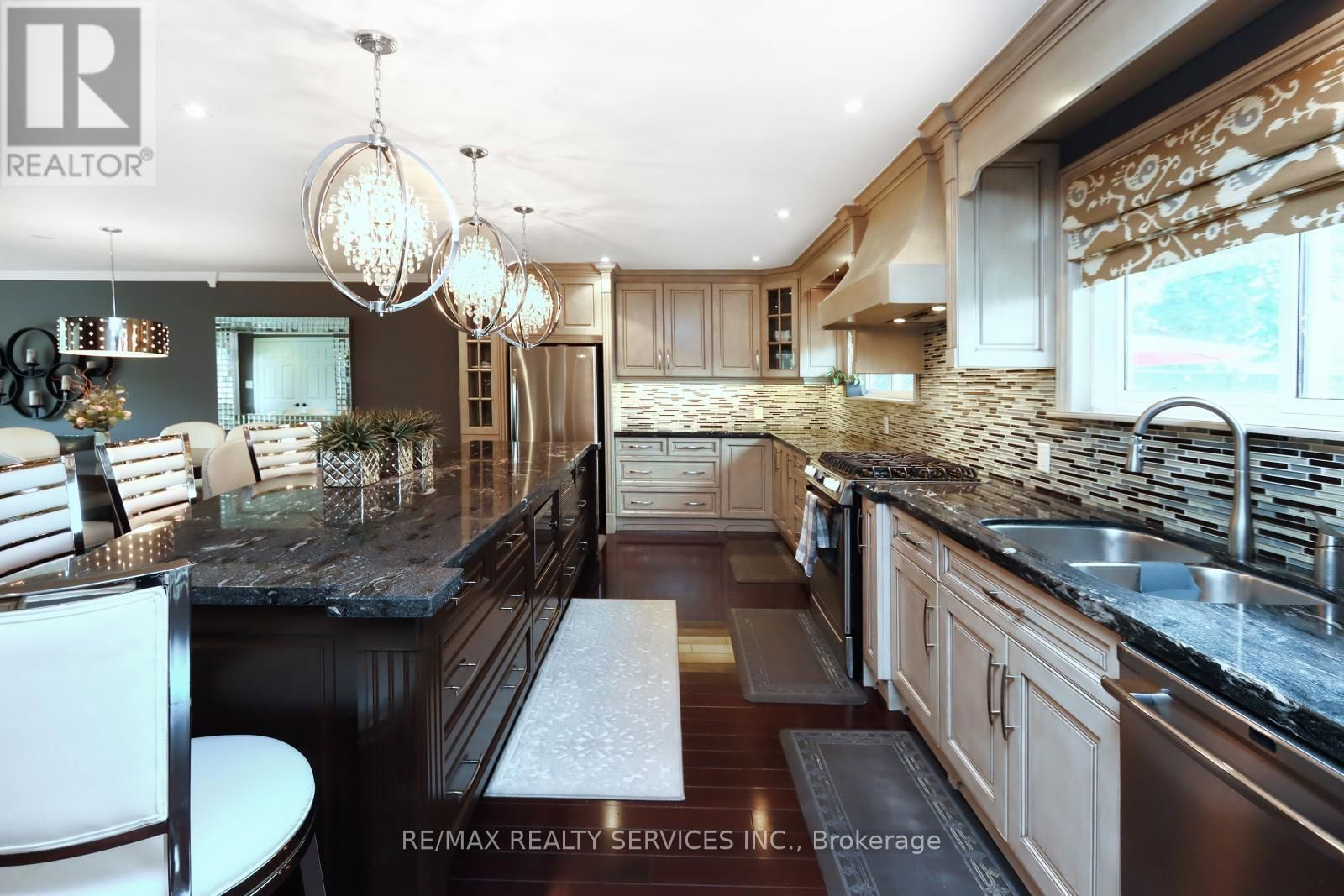 29 DORCHESTER DRIVE Image 10