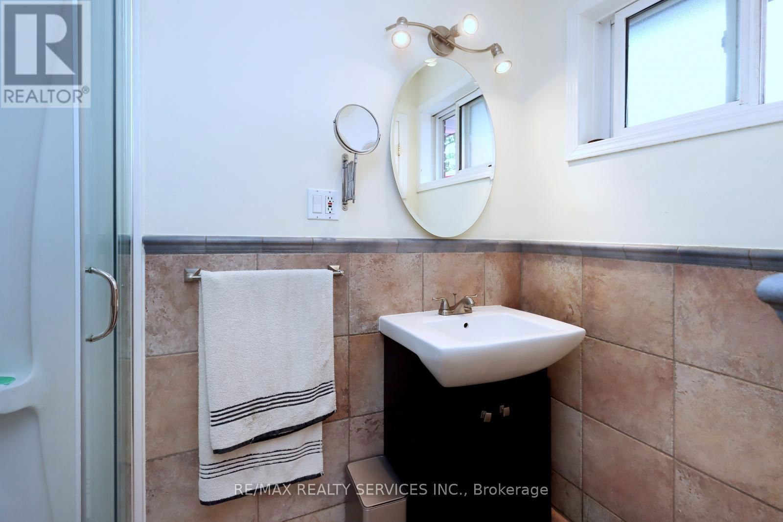 29 DORCHESTER DRIVE Image 16
