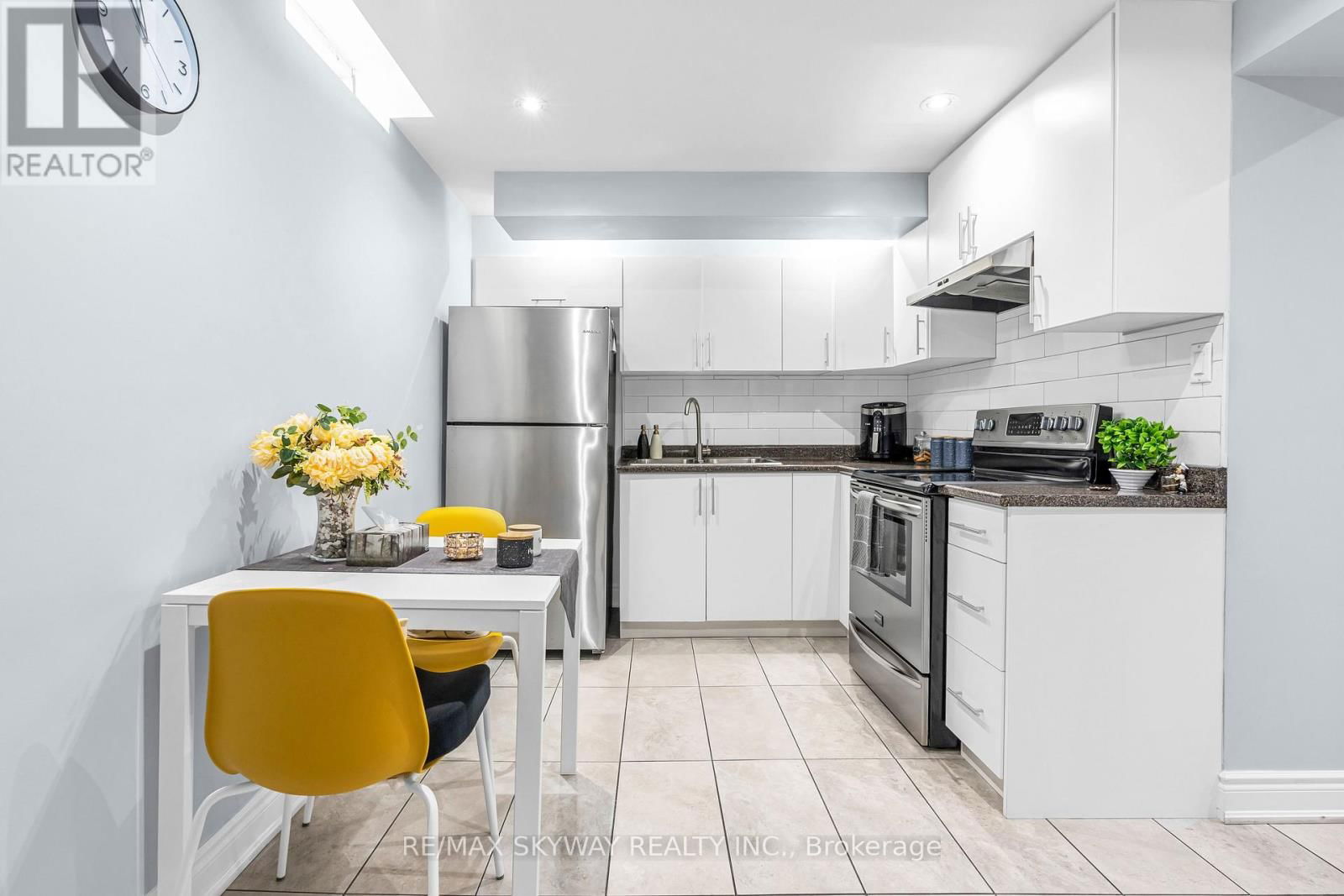 39 ROWLAND STREET Image 33