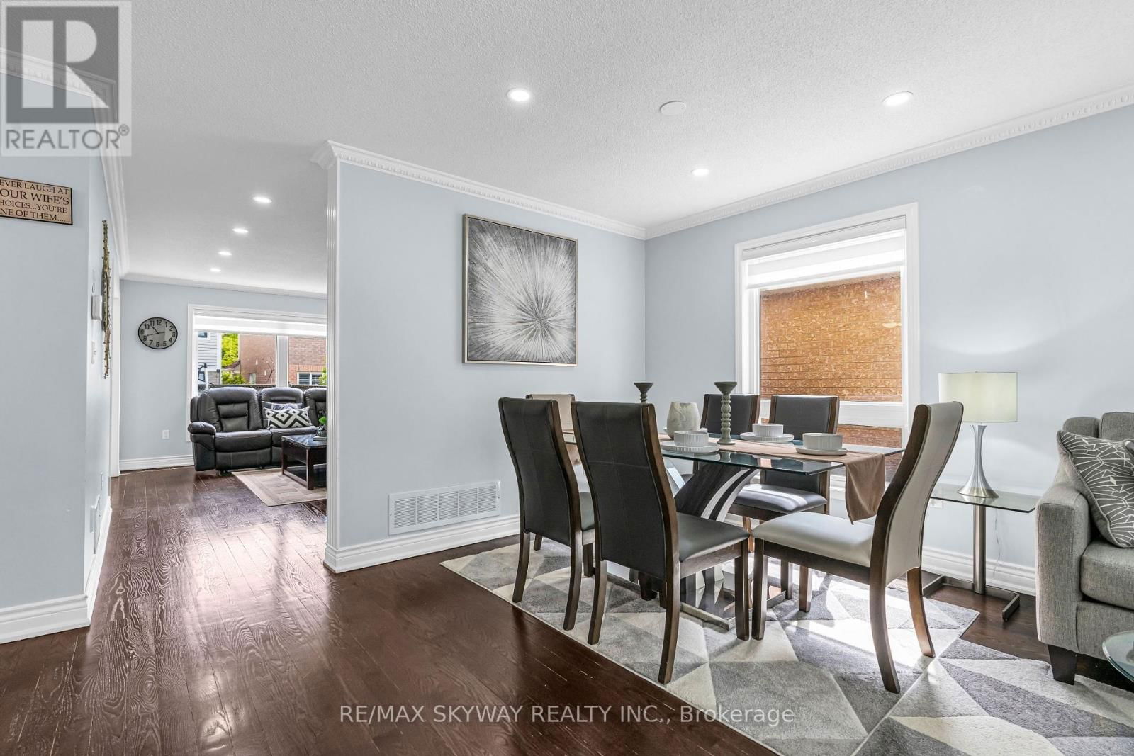 39 ROWLAND STREET Image 5