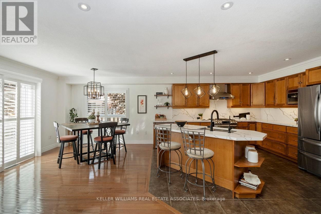 10 MEADOWGLEN BOULEVARD Image 10