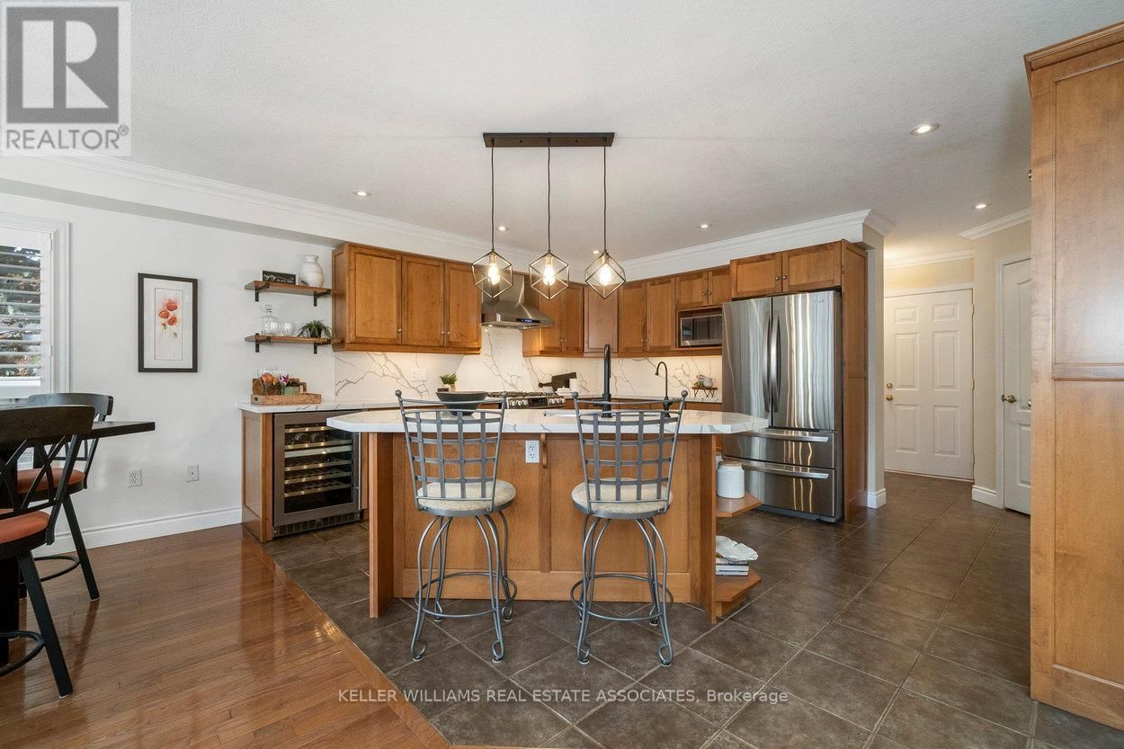 10 MEADOWGLEN BOULEVARD Image 11