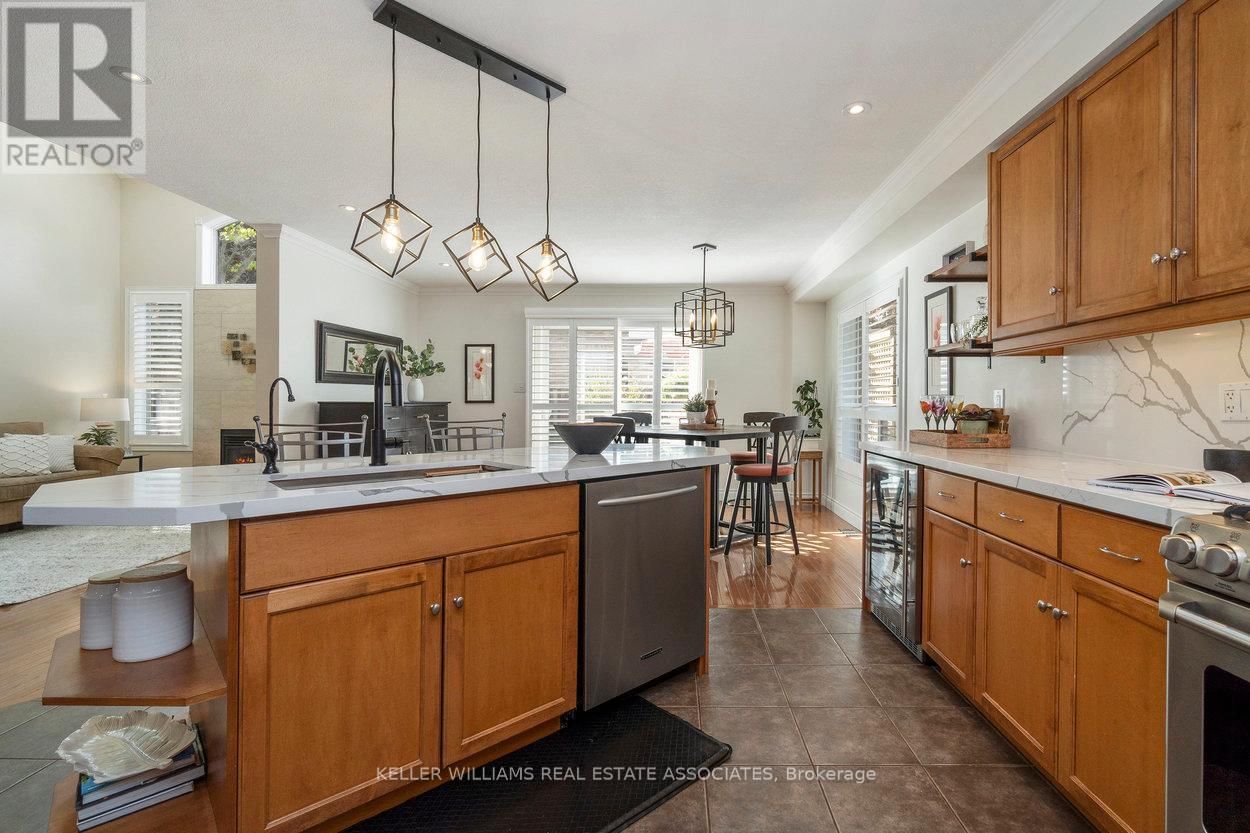 10 MEADOWGLEN BOULEVARD Image 14