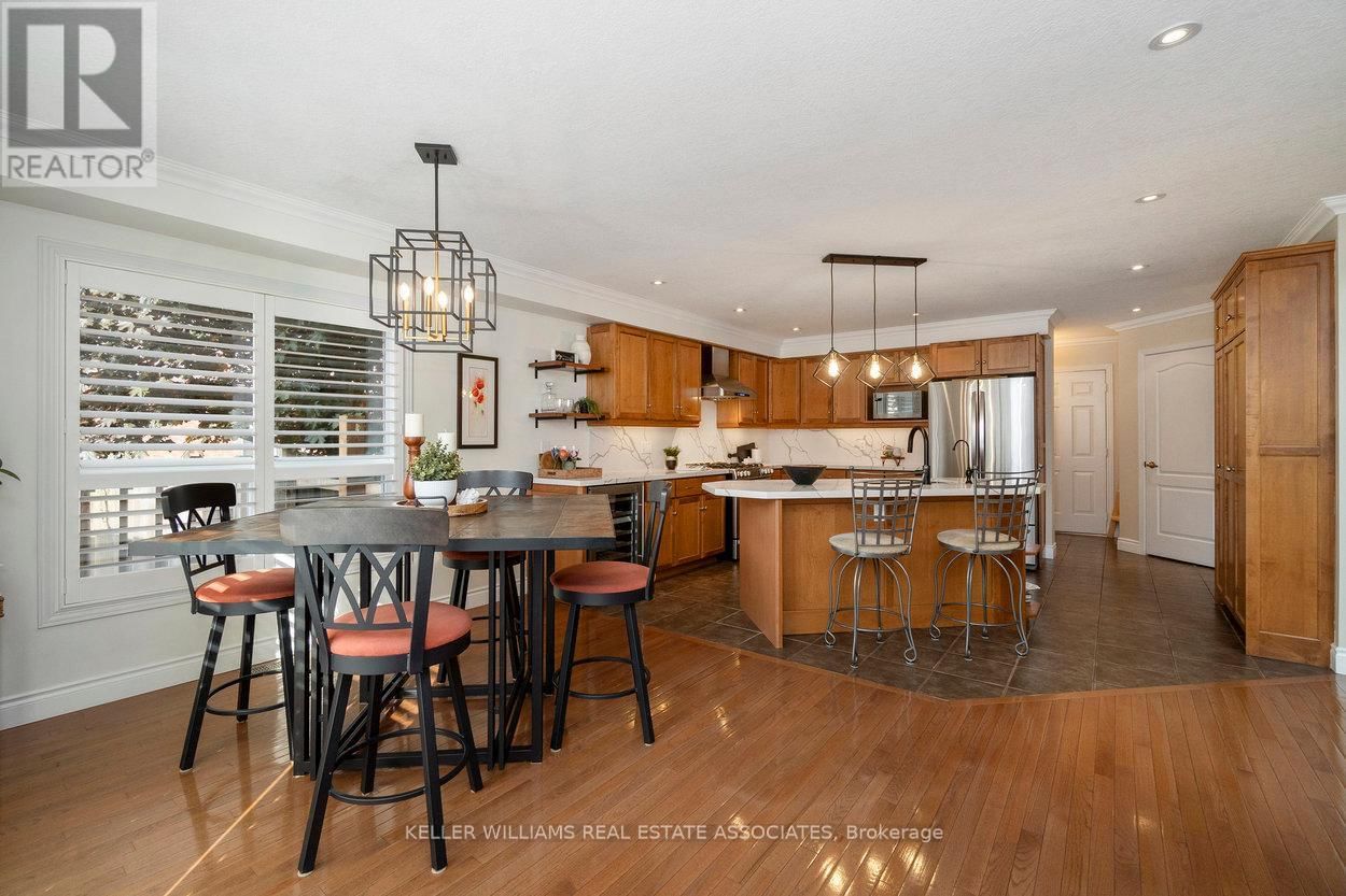 10 MEADOWGLEN BOULEVARD Image 17