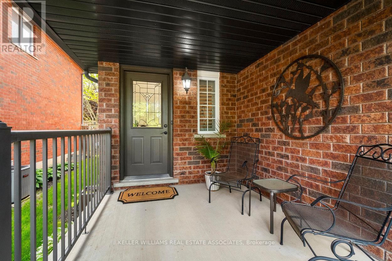 10 MEADOWGLEN BOULEVARD Image 2