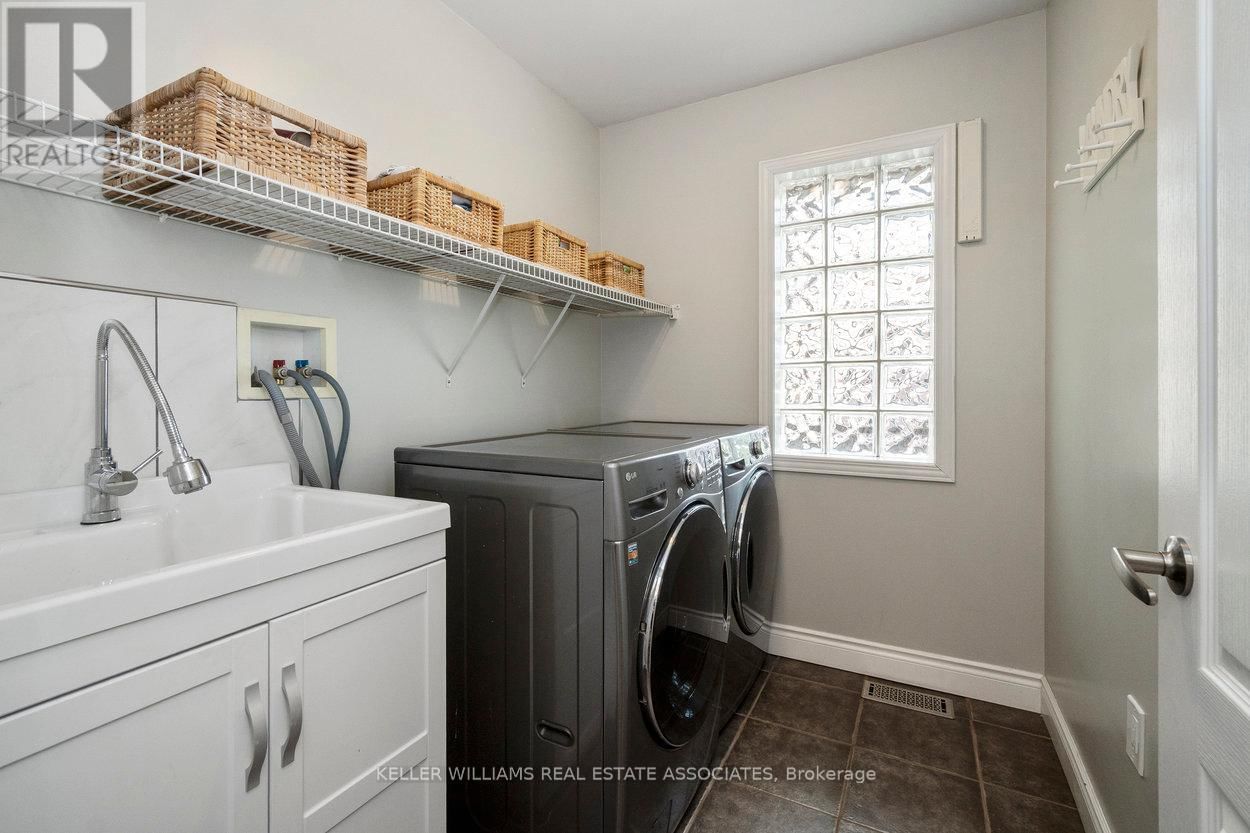 10 MEADOWGLEN BOULEVARD Image 20