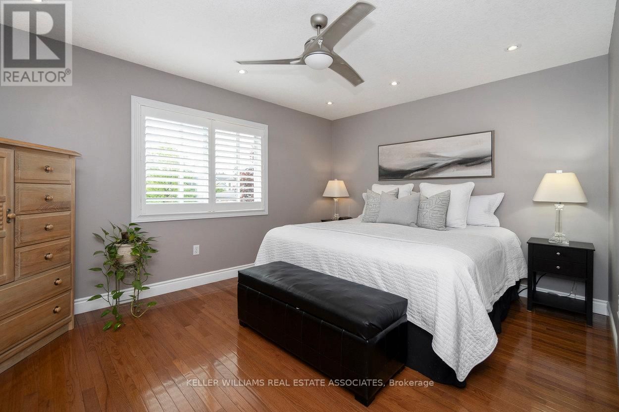10 MEADOWGLEN BOULEVARD Image 24