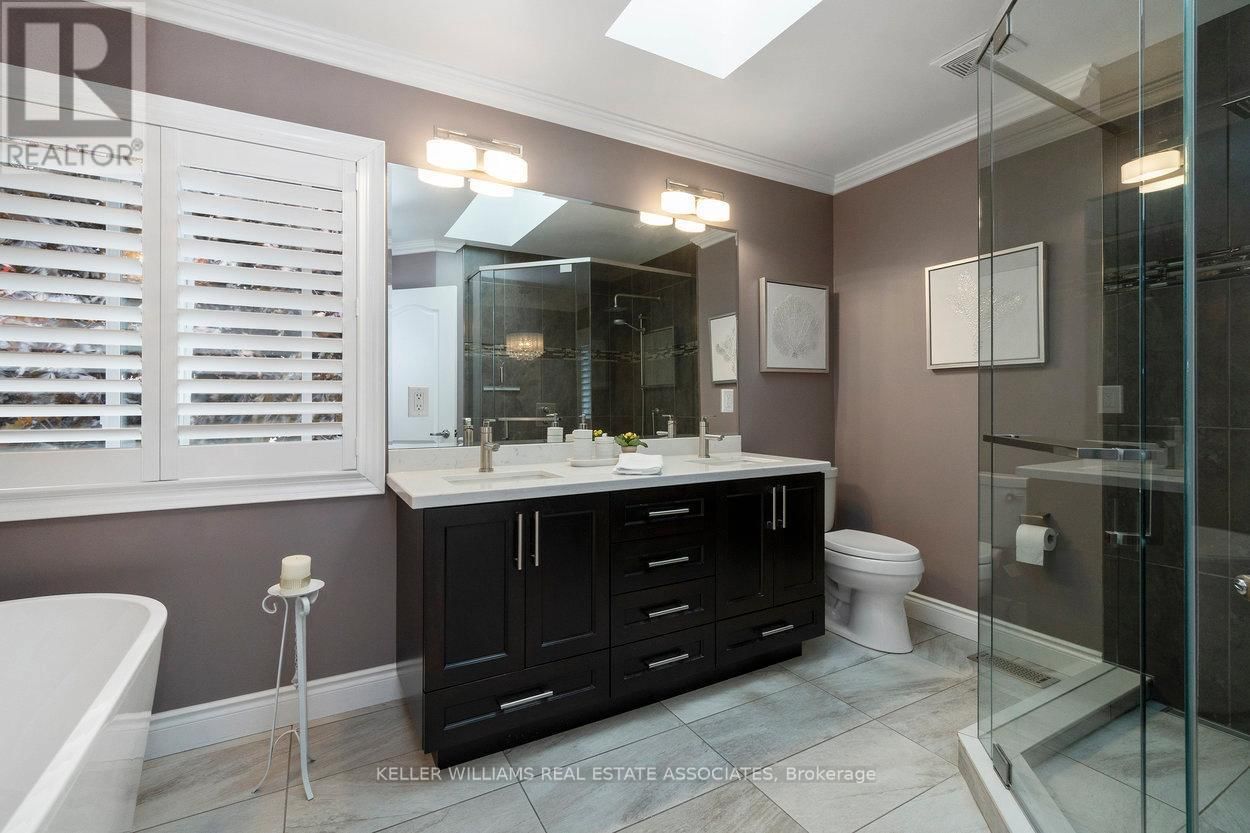 10 MEADOWGLEN BOULEVARD Image 26