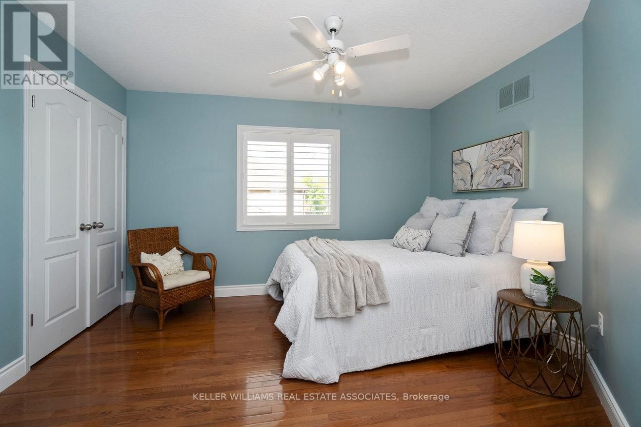10 MEADOWGLEN BOULEVARD Image 31