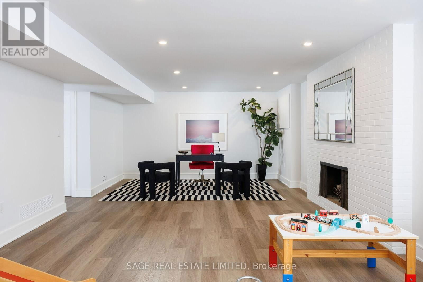 16 RIPPLEWOOD ROAD Image 48
