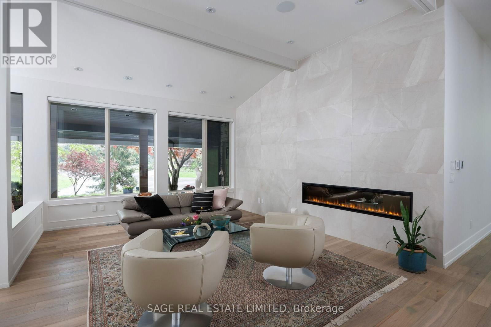 16 RIPPLEWOOD ROAD Image 9