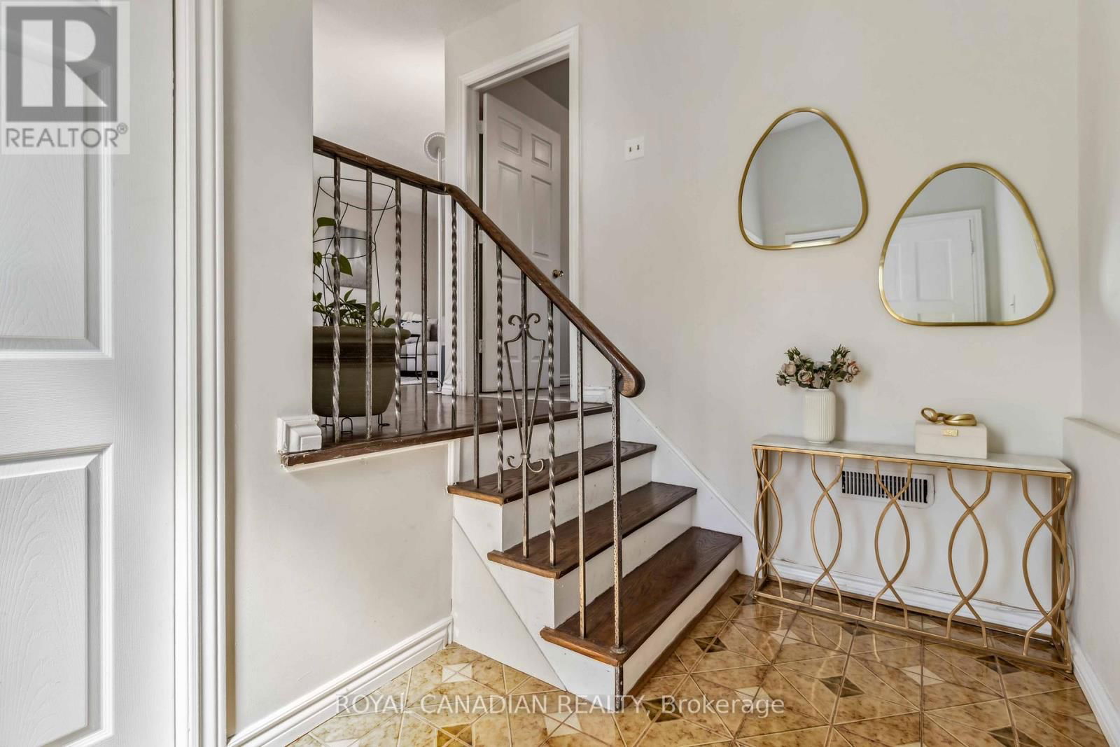 37 JELLICOE CRESCENT Image 2