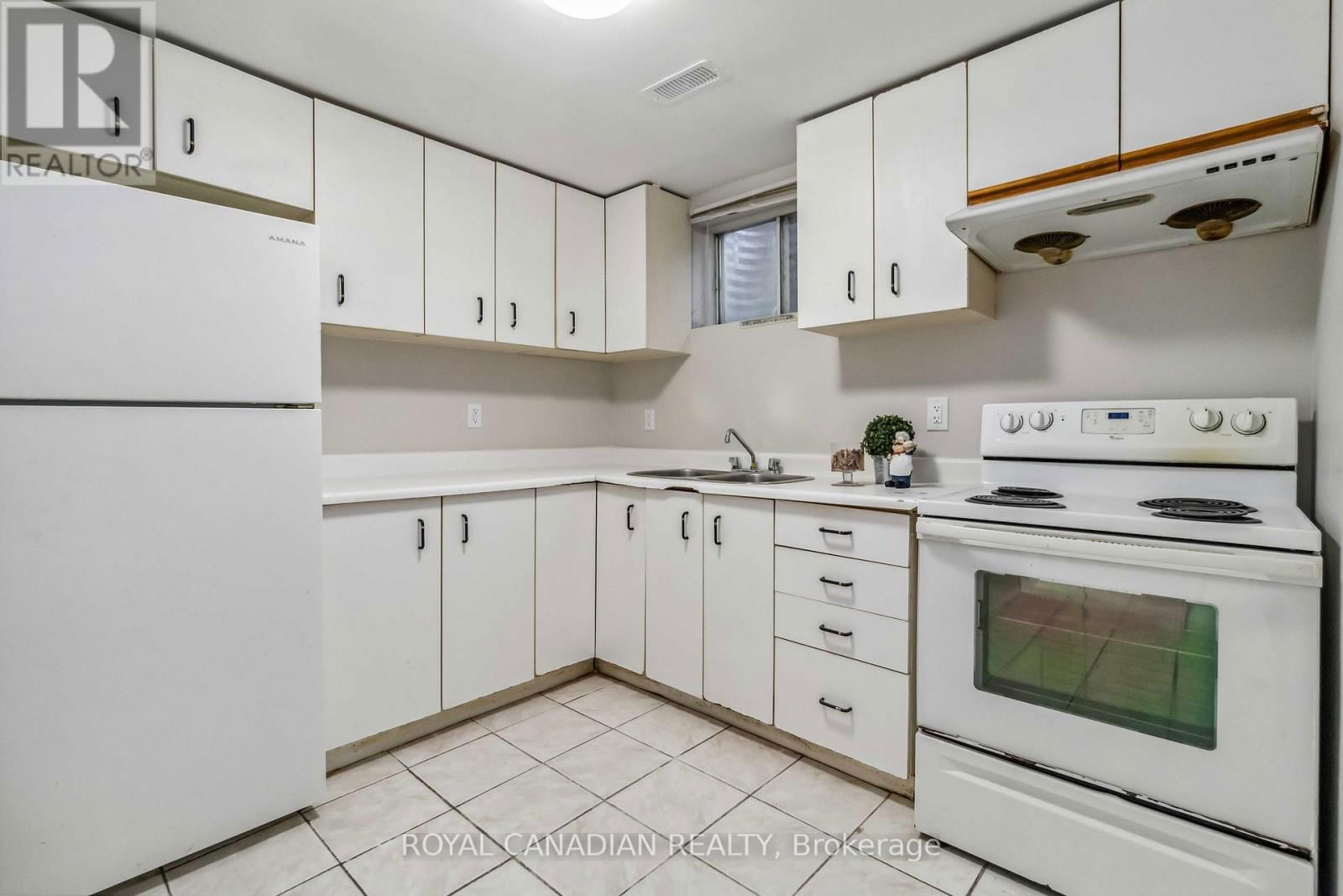 37 JELLICOE CRESCENT Image 24