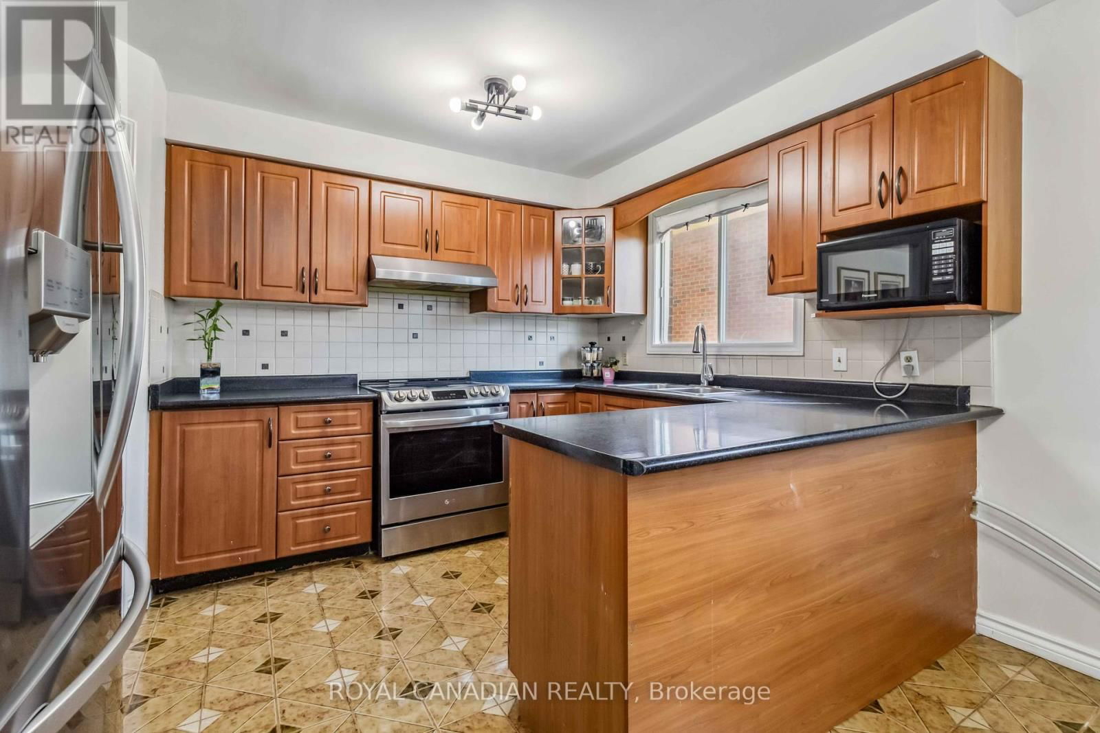 37 JELLICOE CRESCENT Image 9