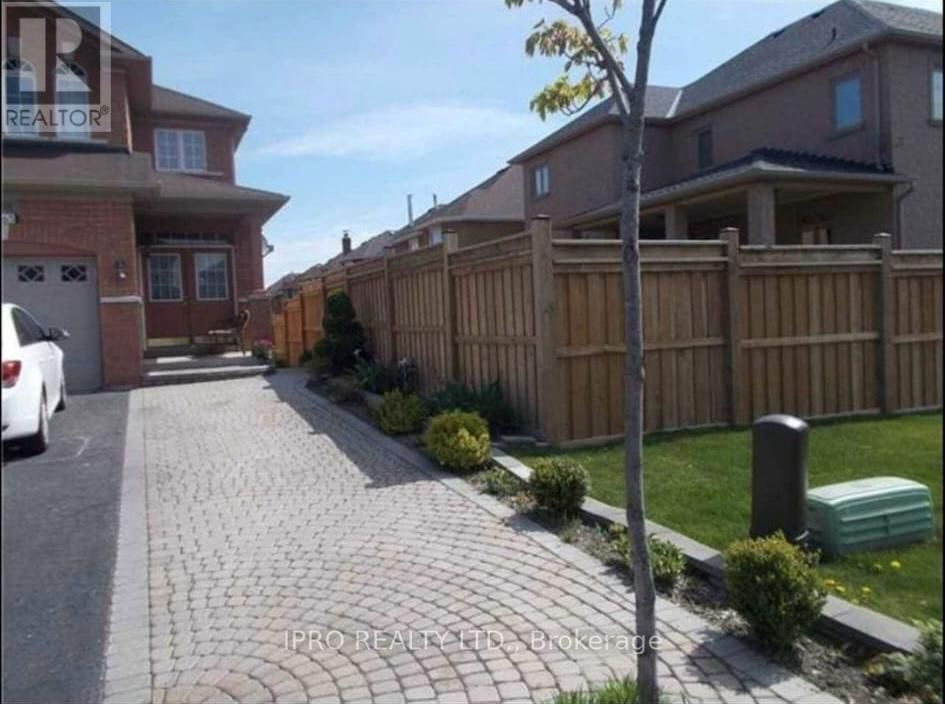 5265 SPRINGBOK CRESCENT Image 1