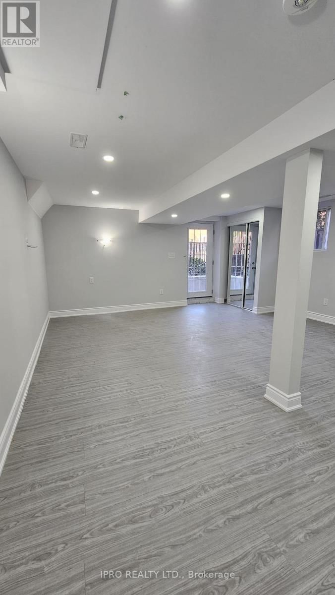 5265 SPRINGBOK CRESCENT Image 8