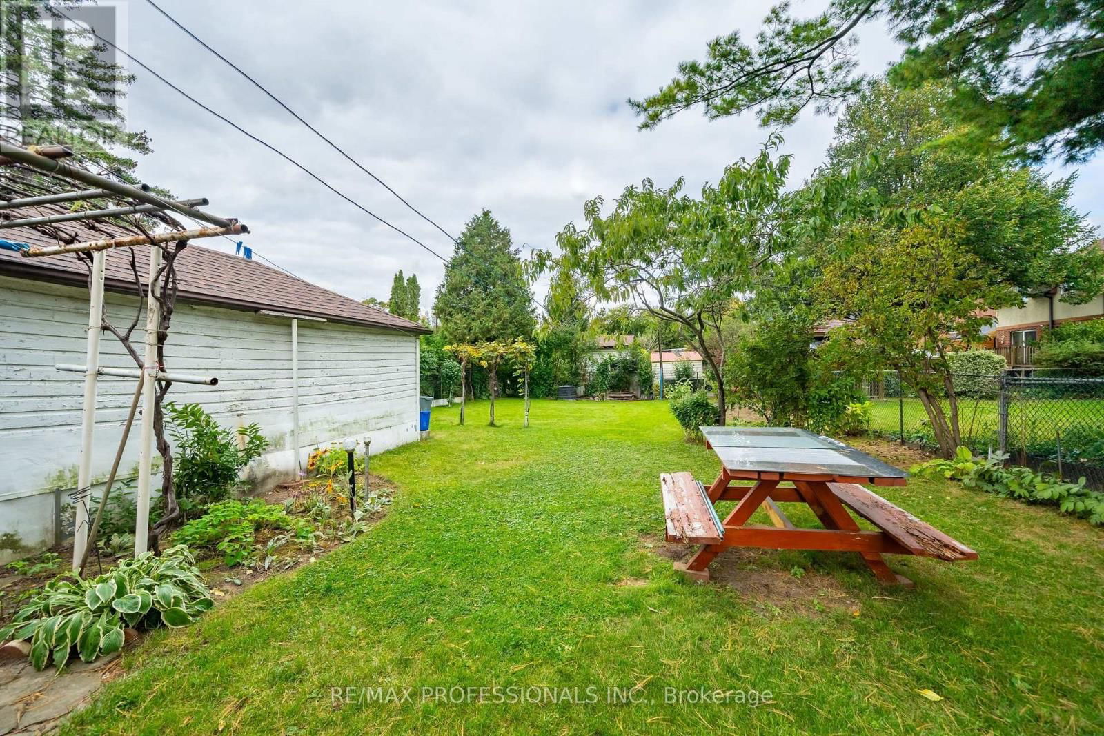 312 DALESFORD ROAD Image 17