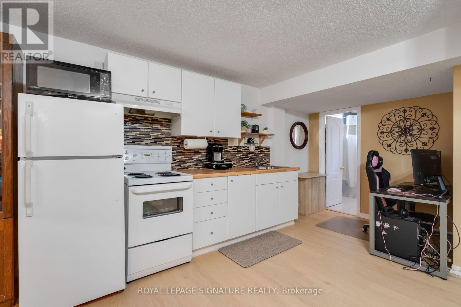 20 THIMBLEBERRY STREET Image 30