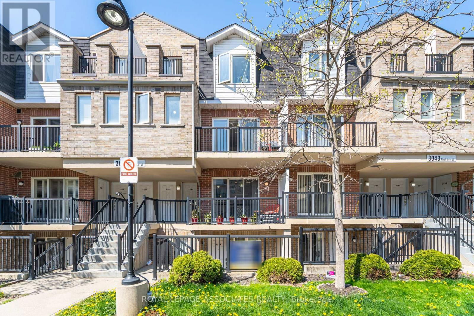 2042 - 3043 FINCH AVENUE WEST Image 1