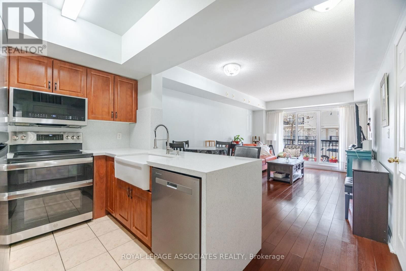 2042 - 3043 FINCH AVENUE WEST Image 10