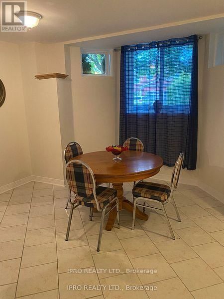 51 BERRYDOWN DRIVE Image 12
