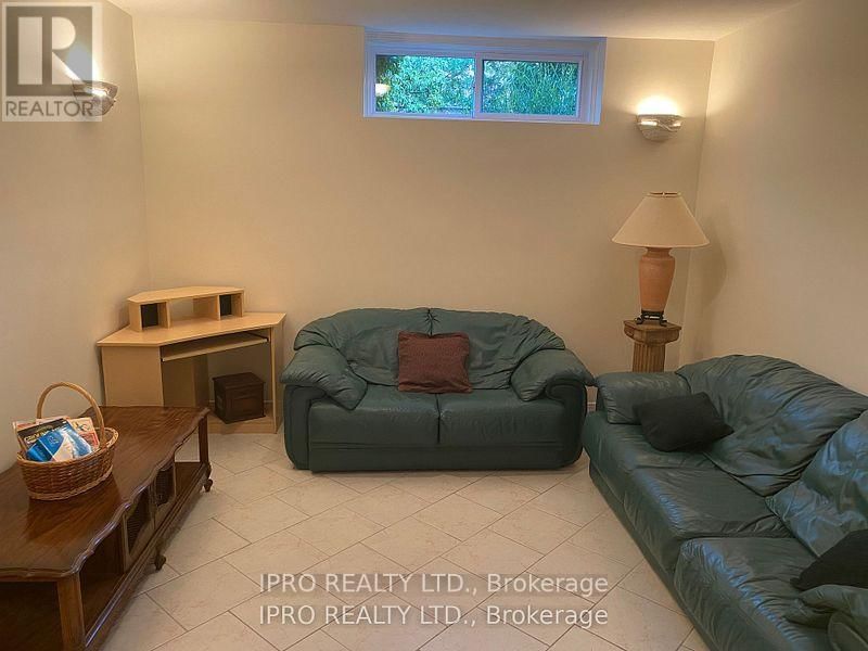 51 BERRYDOWN DRIVE Image 18