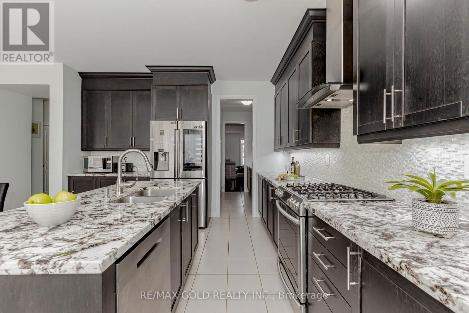 29 EZRA CRESCENT Image 17