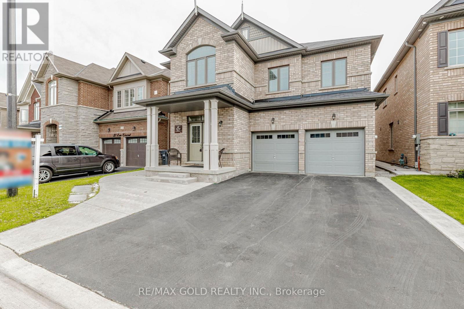 29 EZRA CRESCENT Image 2
