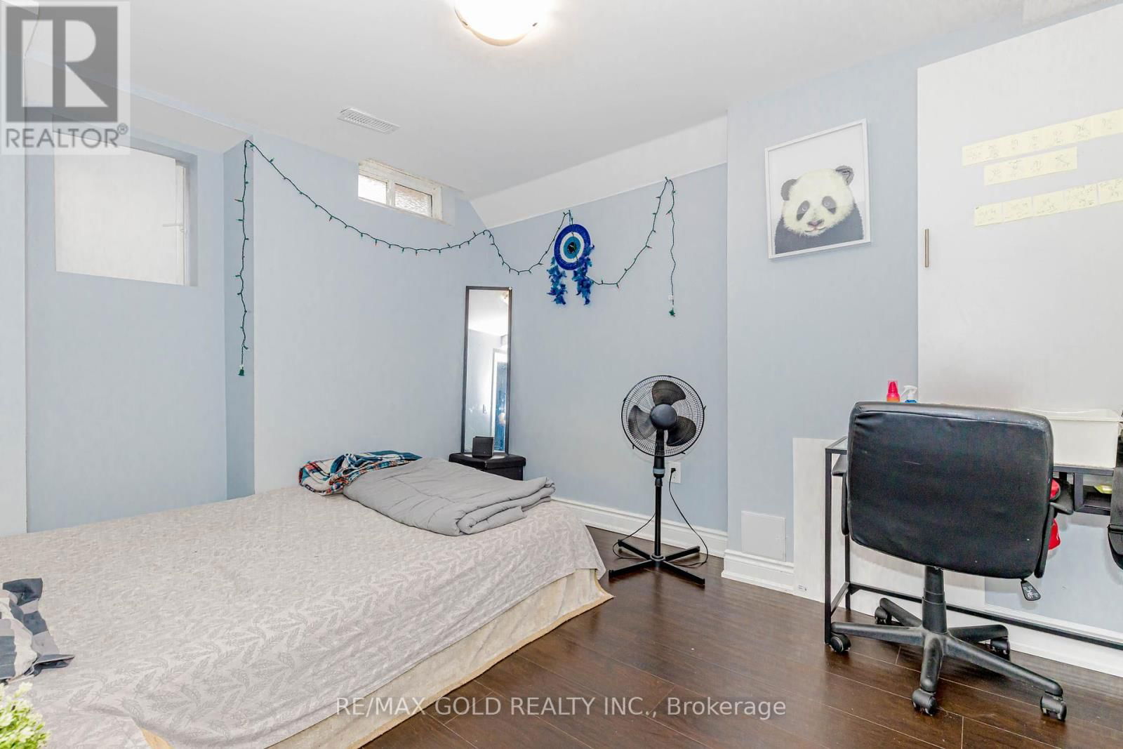 29 EZRA CRESCENT Image 35