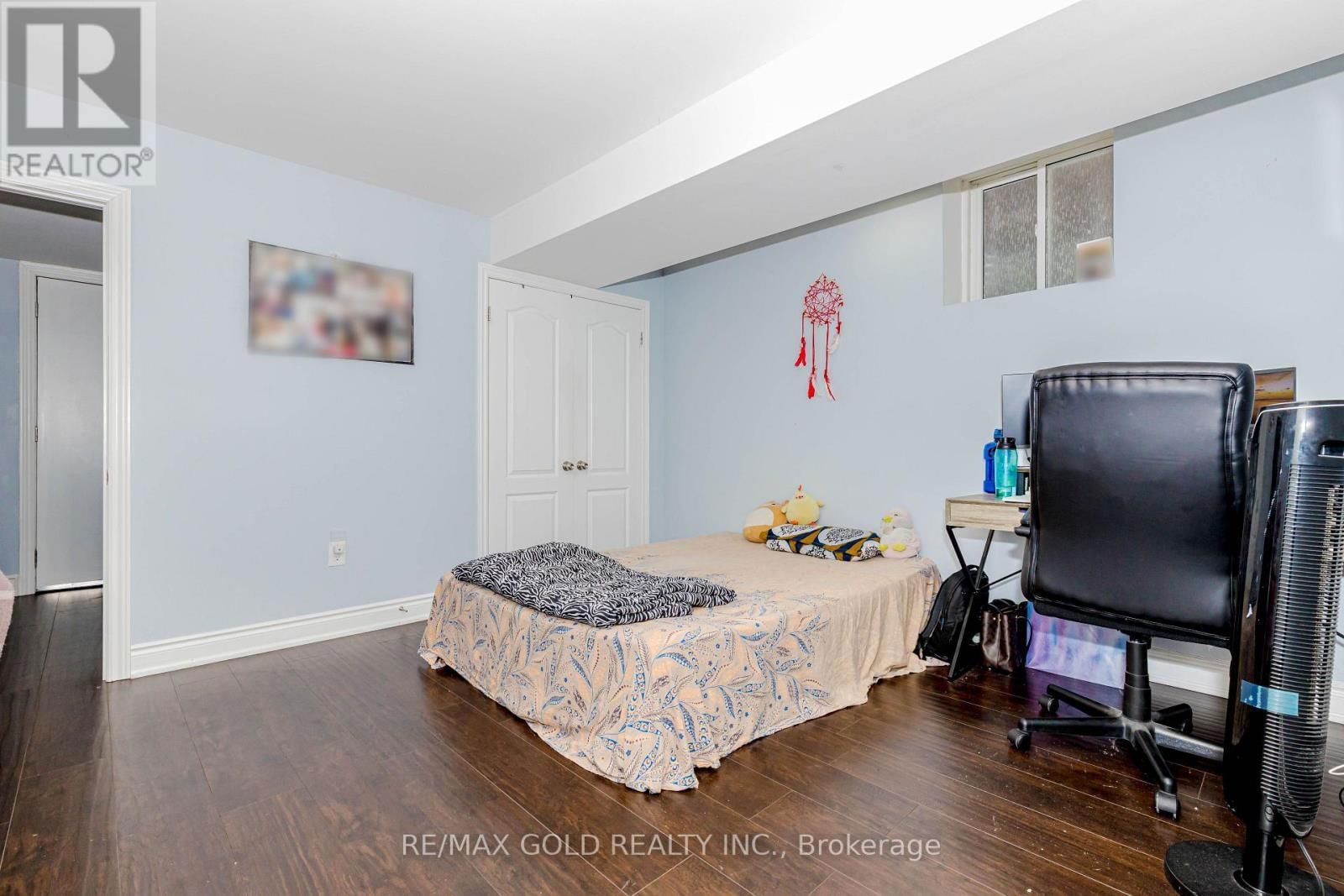 29 EZRA CRESCENT Image 36