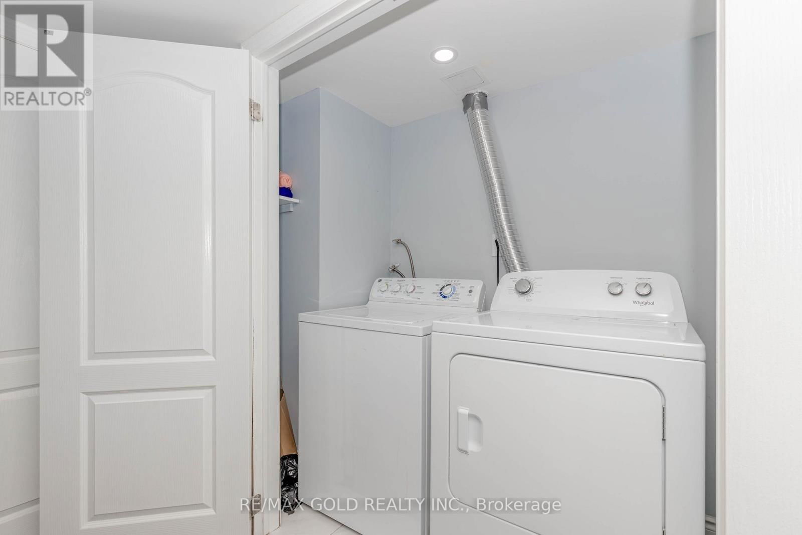 29 EZRA CRESCENT Image 37