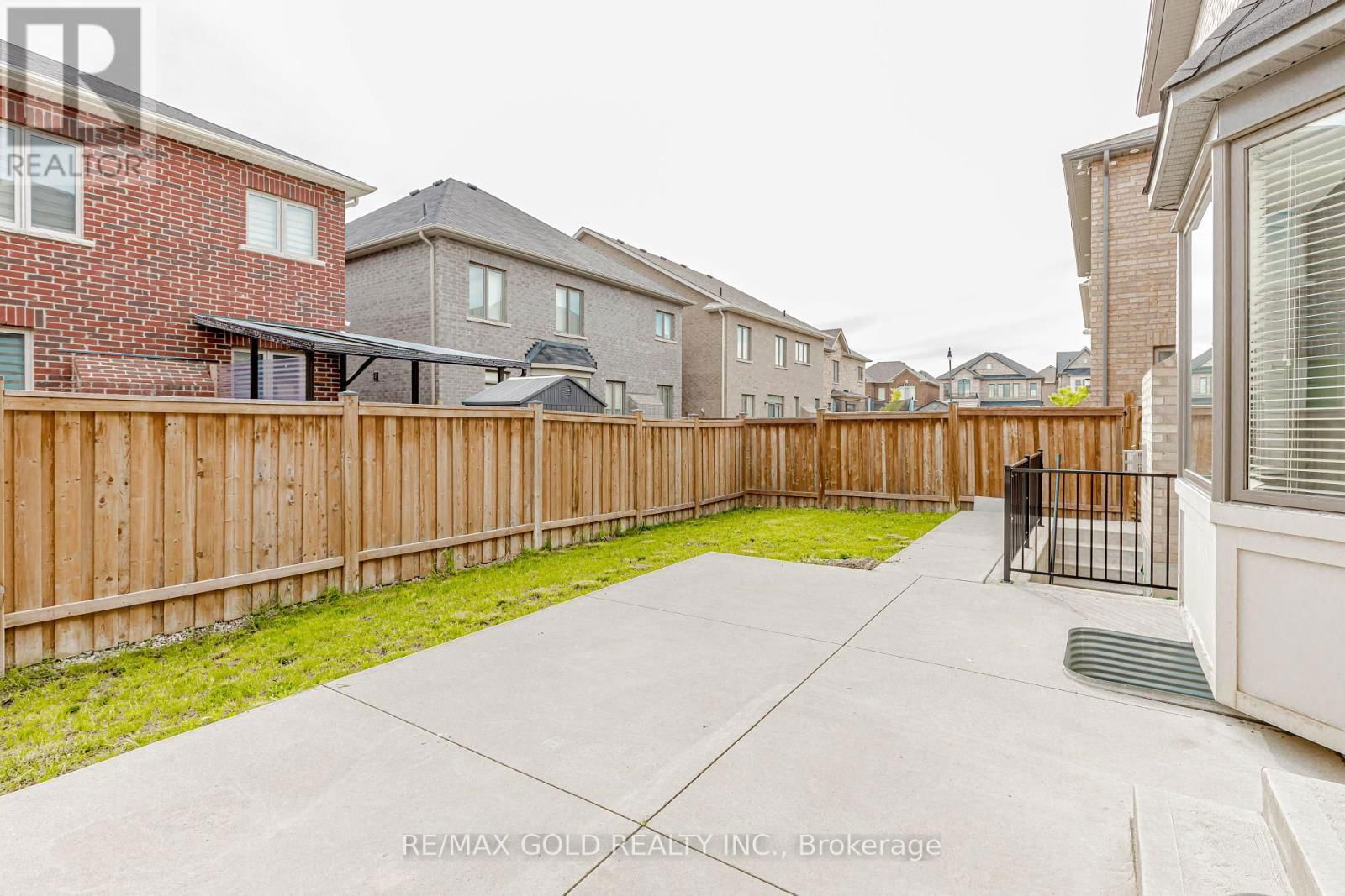 29 EZRA CRESCENT Image 38