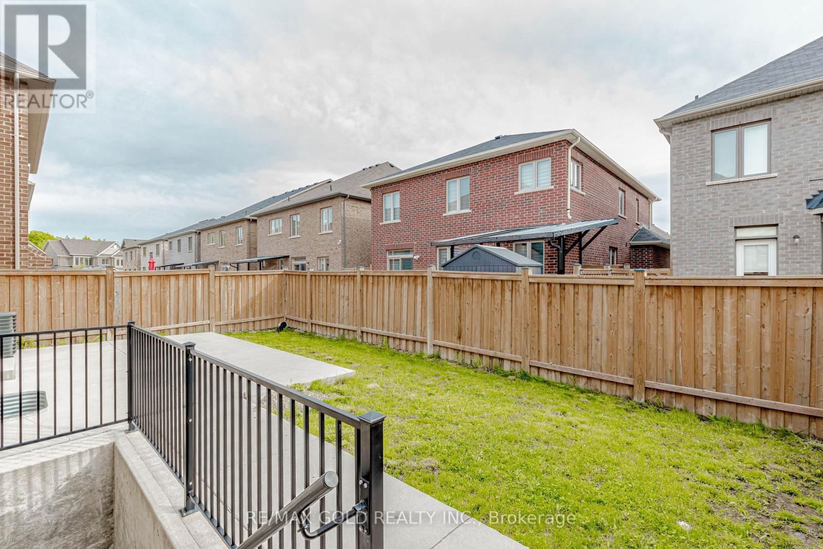 29 EZRA CRESCENT Image 42
