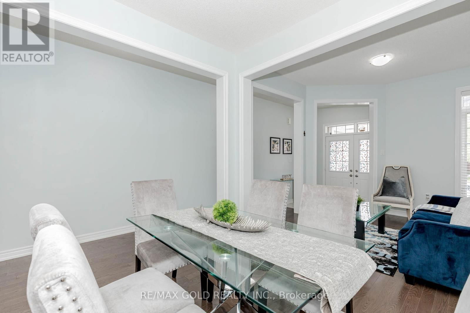 29 EZRA CRESCENT Image 8