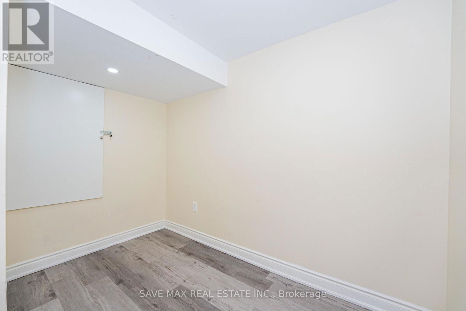 19 BOAT STREET Image 17