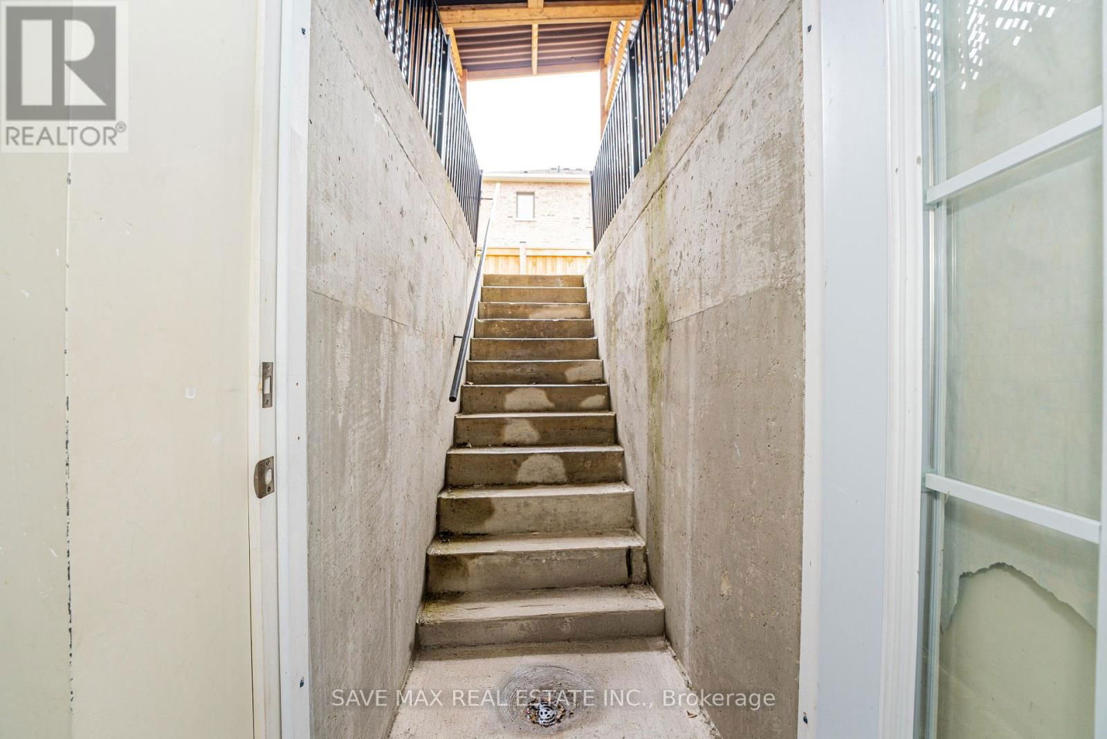 19 BOAT STREET Image 21