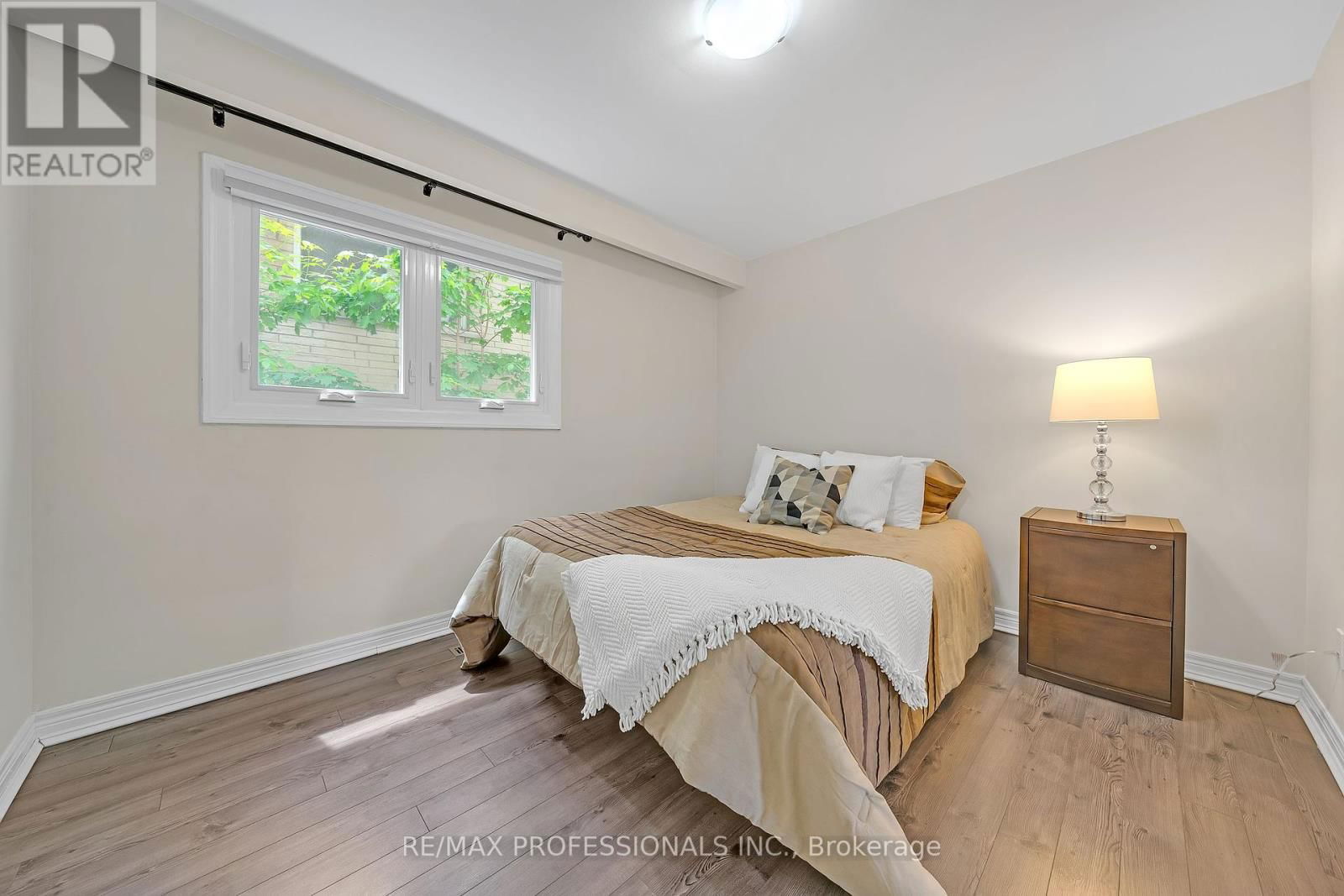 3561 HAVEN GLENN Image 24