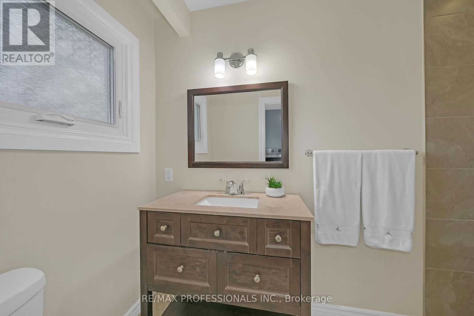 3561 HAVEN GLENN Image 25