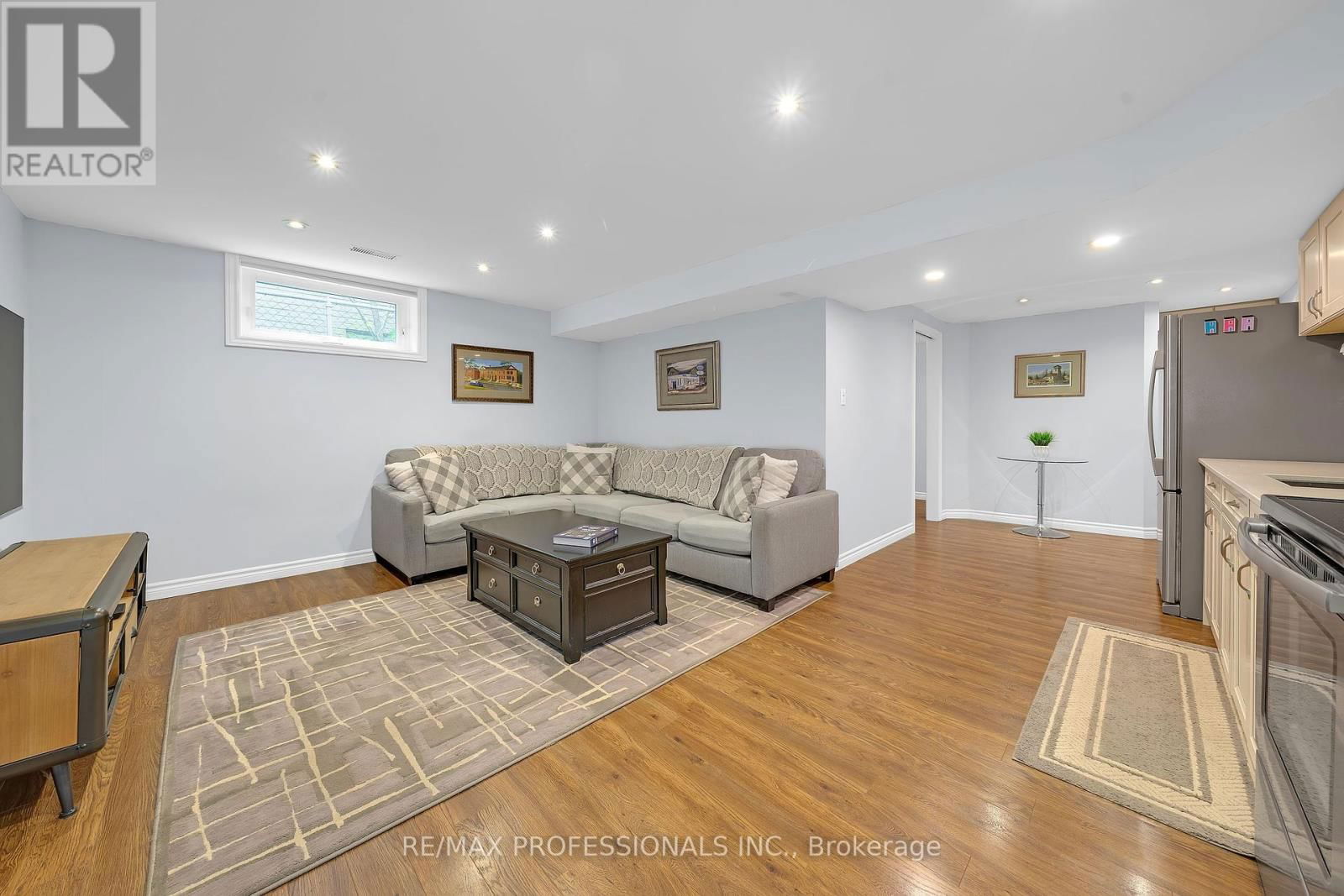 3561 HAVEN GLENN Image 27
