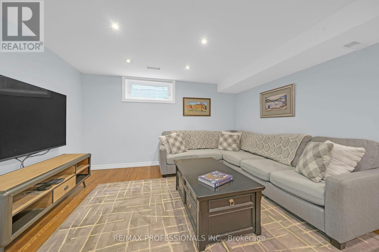 3561 HAVEN GLENN Image 28