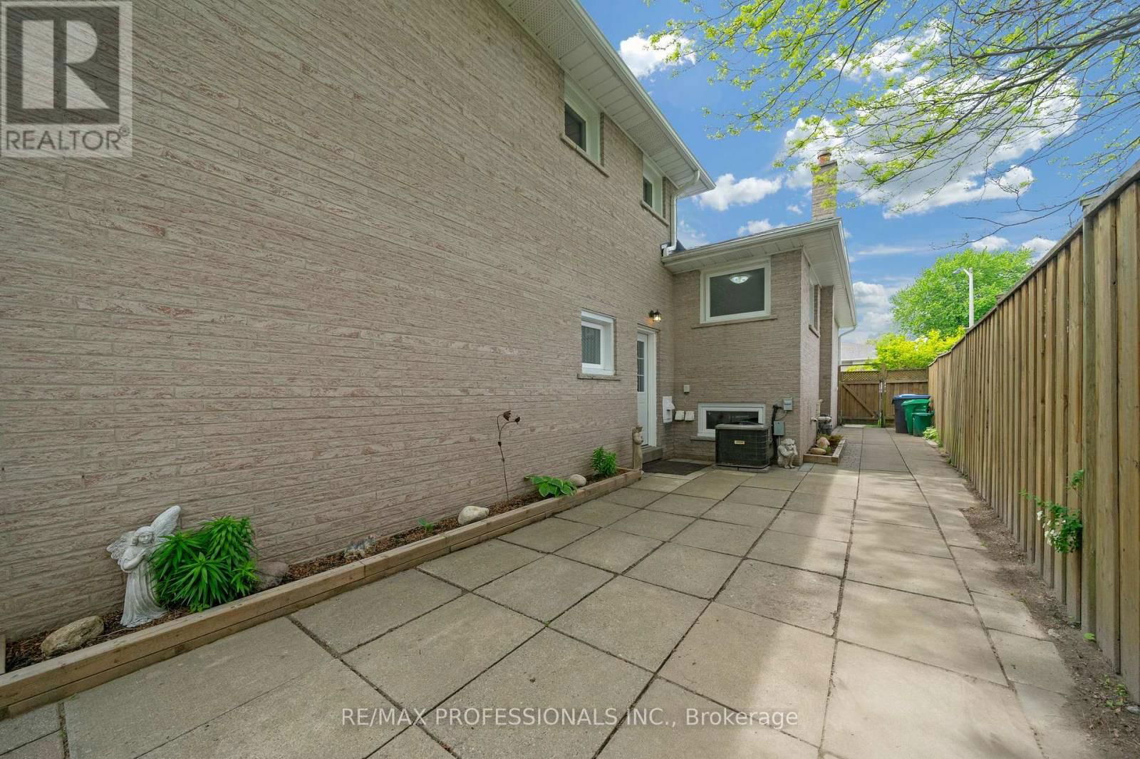 3561 HAVEN GLENN Image 37