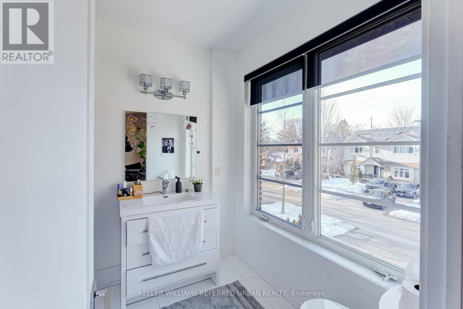 57 AMBLESIDE AVENUE Image 23