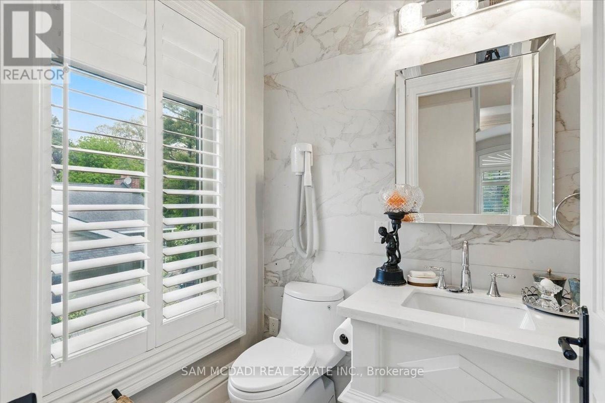 883 PARKLAND AVENUE Image 32
