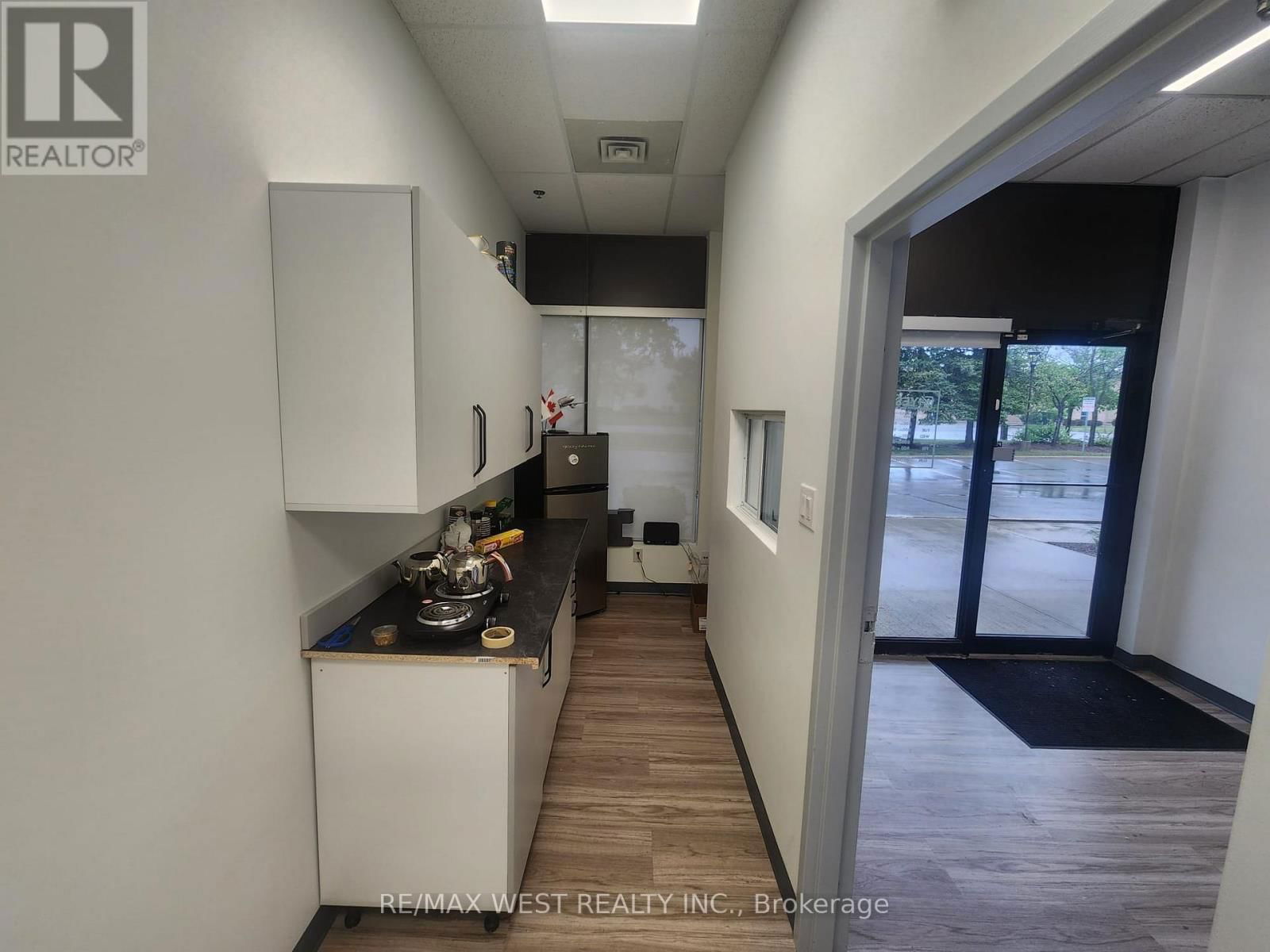 33 - 4181 SLADEVIEW CRESCENT Image 6