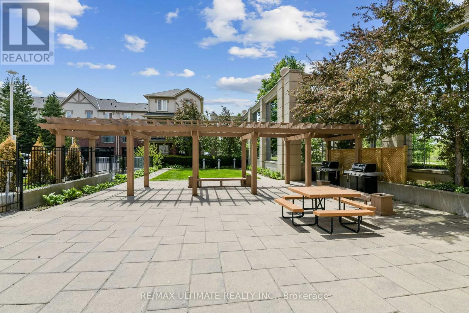 202 - 2325 CENTRAL PARK DRIVE Image 37