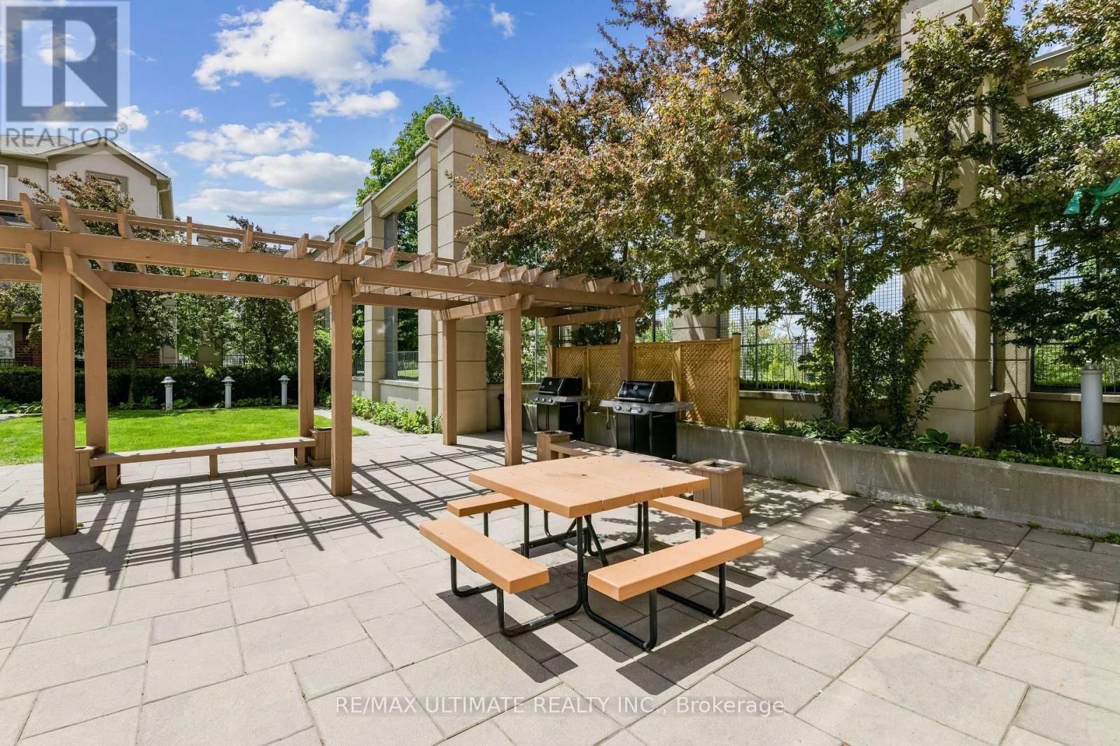 202 - 2325 CENTRAL PARK DRIVE Image 38
