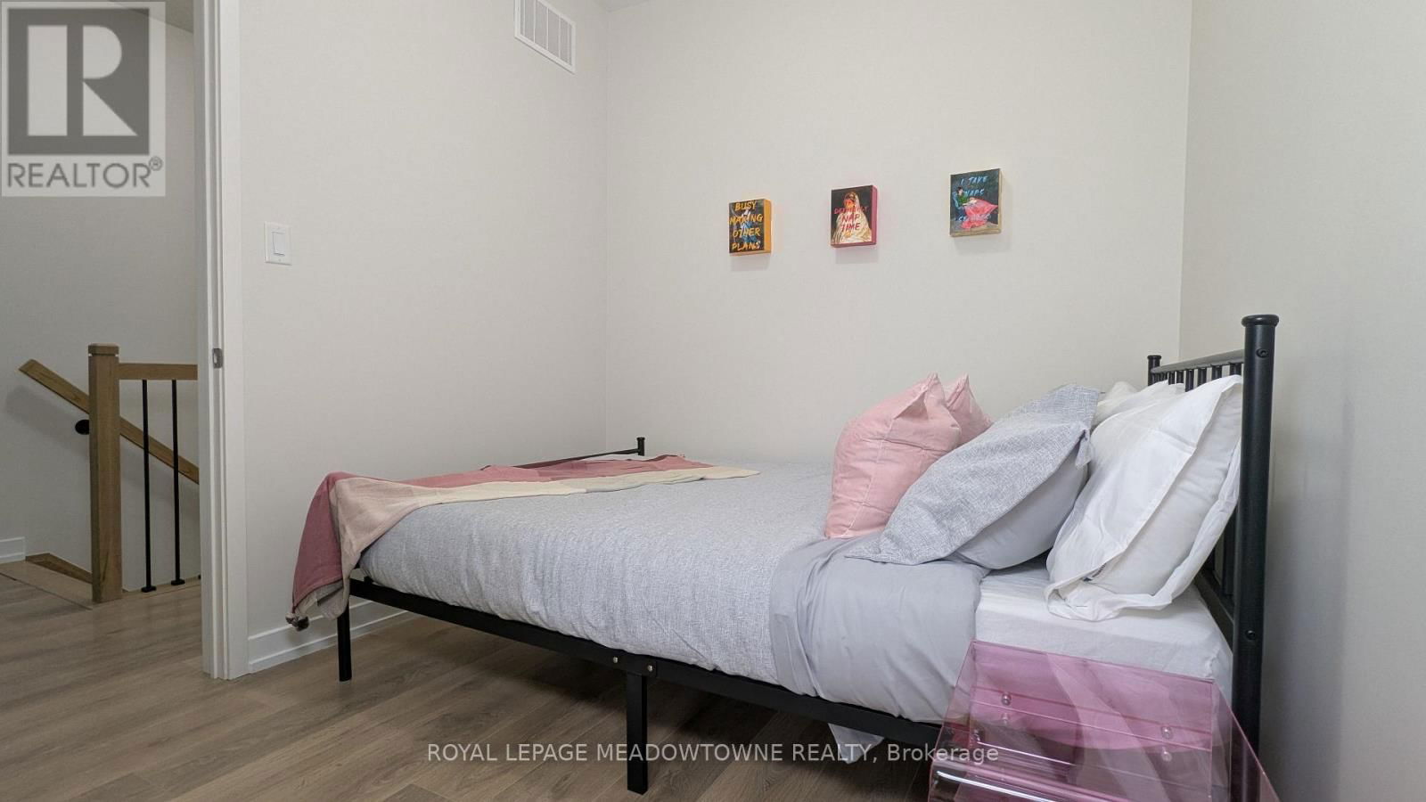 171 HUGUENOT ROAD Image 31