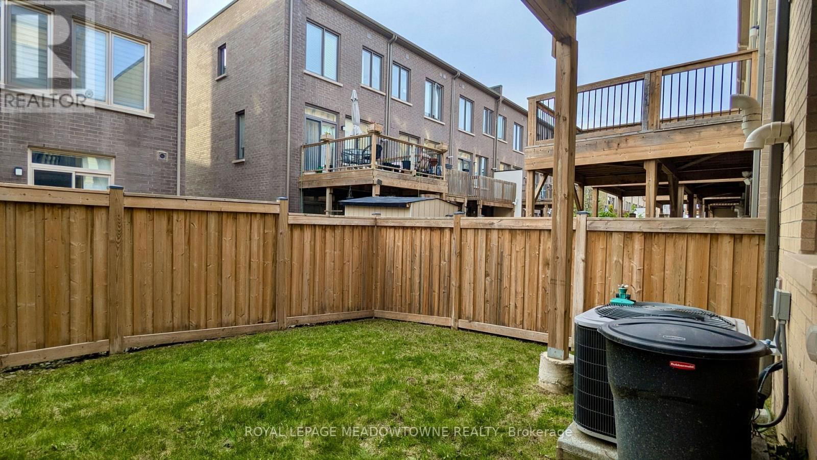 171 HUGUENOT ROAD Image 35