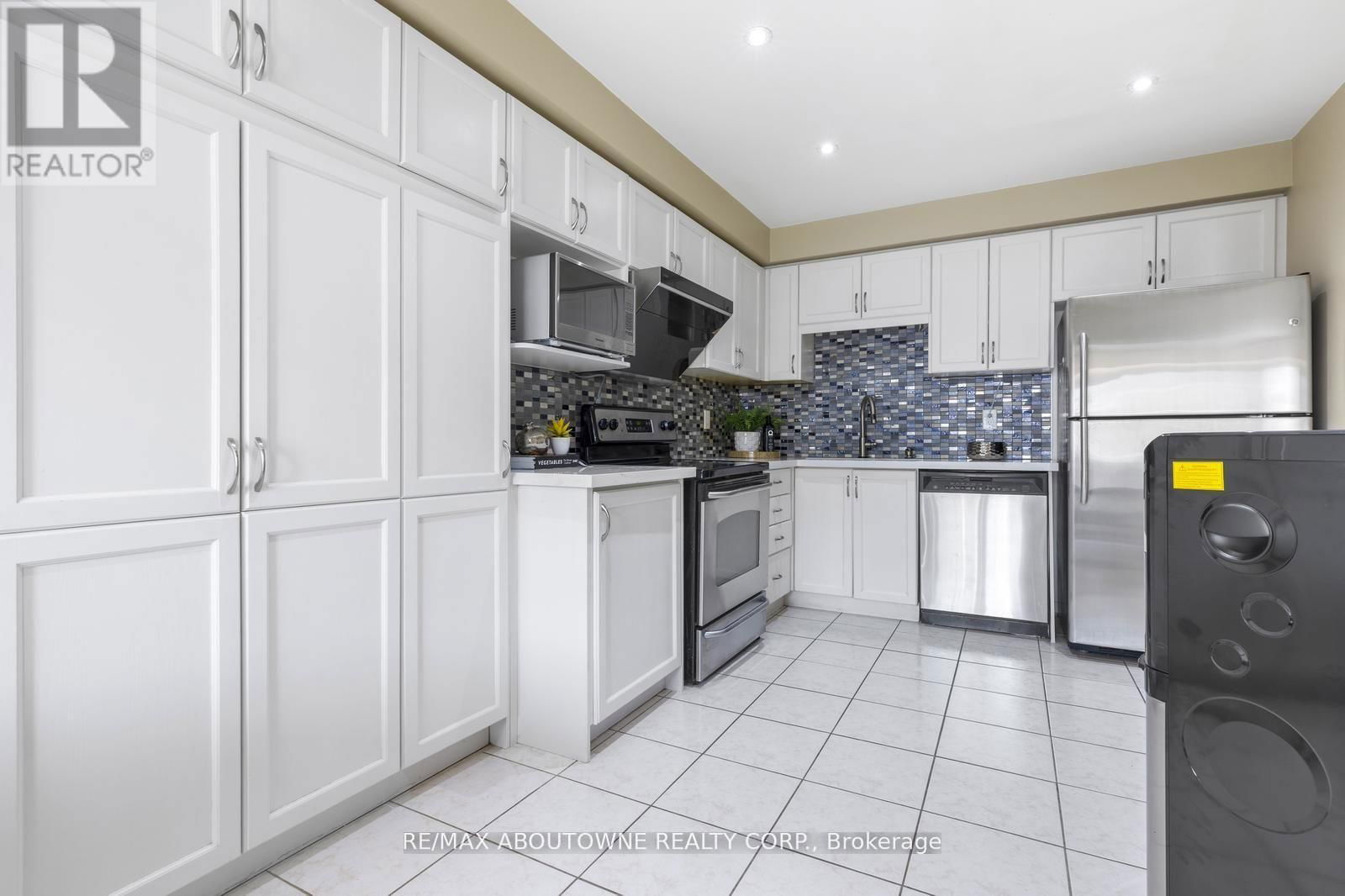2149 SHORNCLIFFE BOULEVARD Image 12