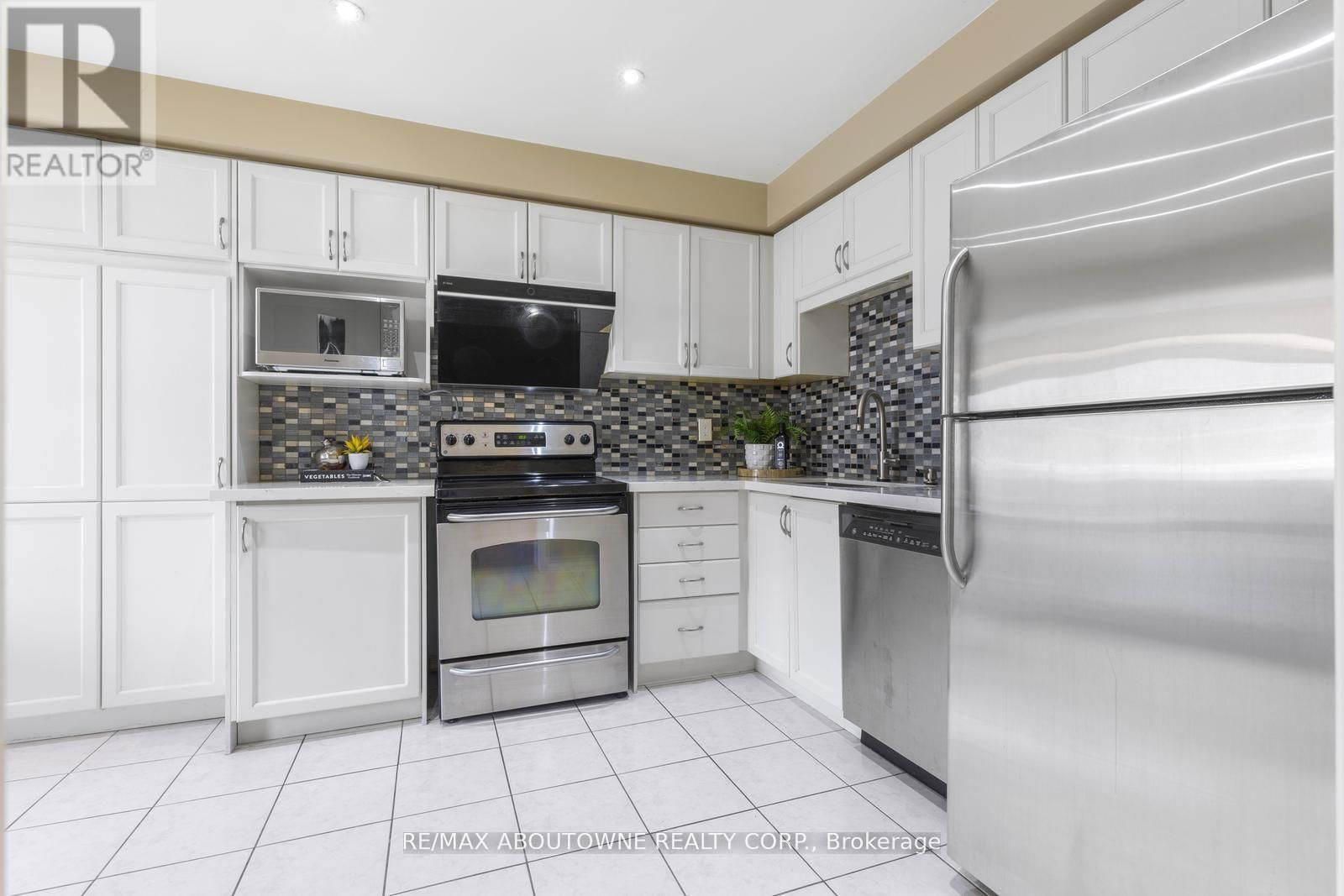 2149 SHORNCLIFFE BOULEVARD Image 13